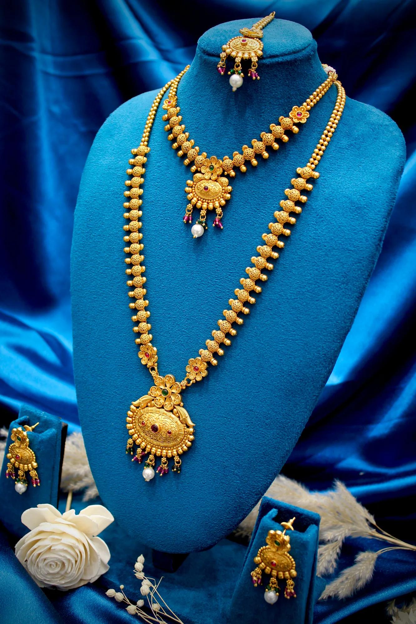 Bridal Antique Gold-Tone Haar Necklace Set with Maand Tika