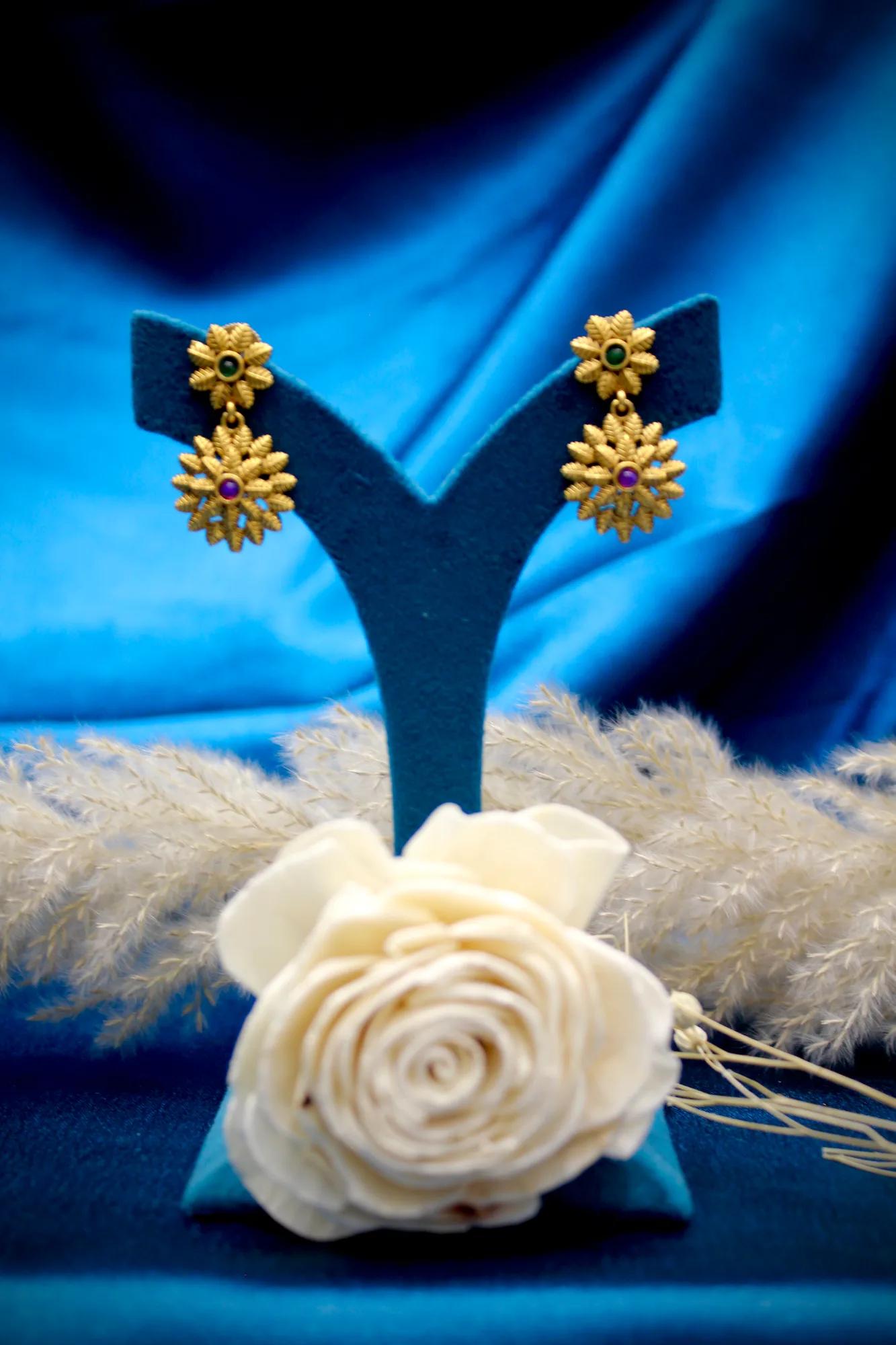 Traditional Floral Gold-Tone Necklace Set