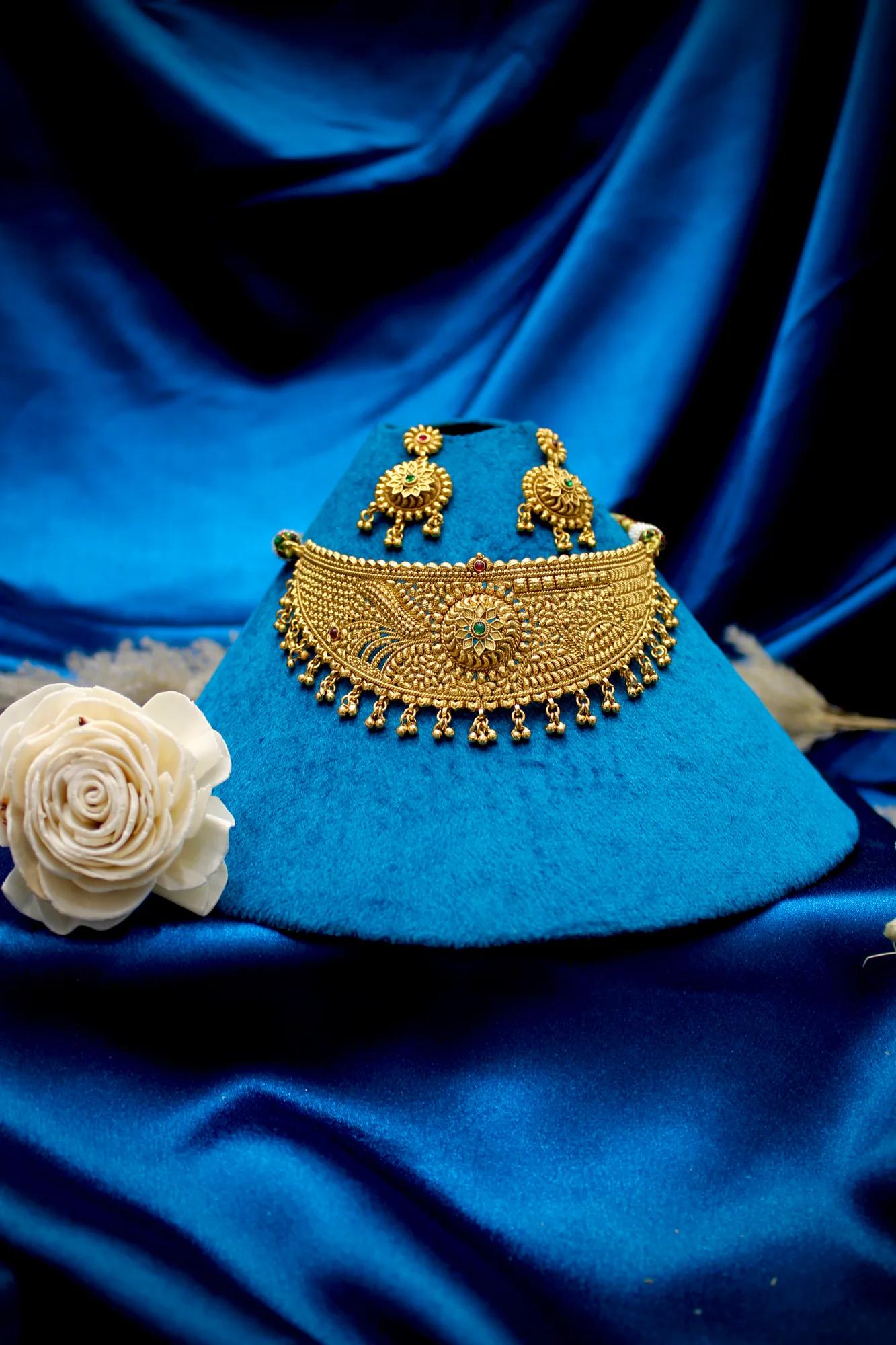 Royal Antique Gold-Tone Floral Choker Necklace Set