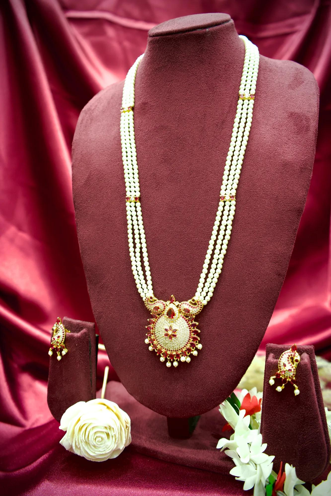 Regal Pearl Oval Pendant Necklace Set