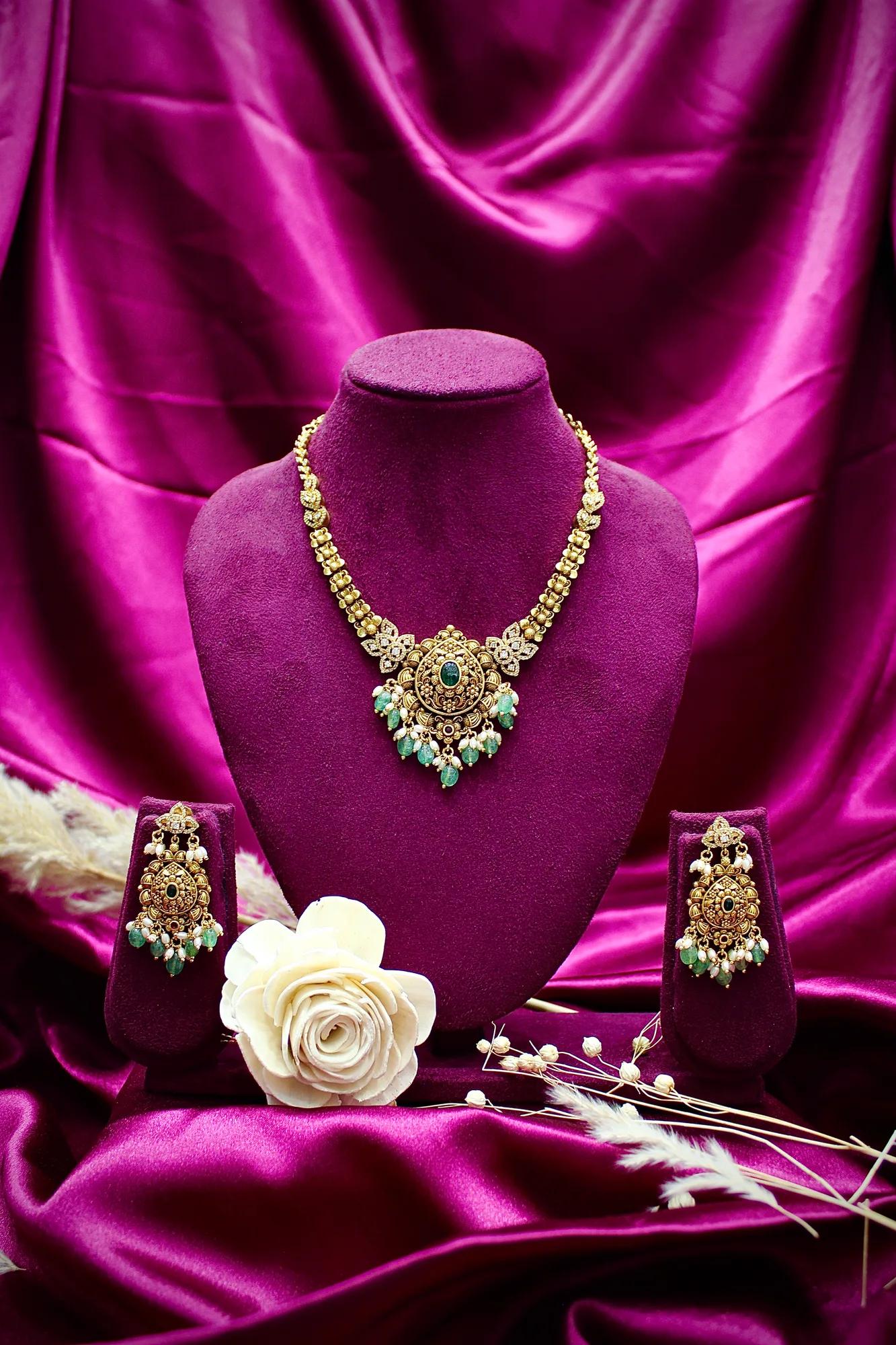 Antique Emerald Drop Pendant Necklace Set
