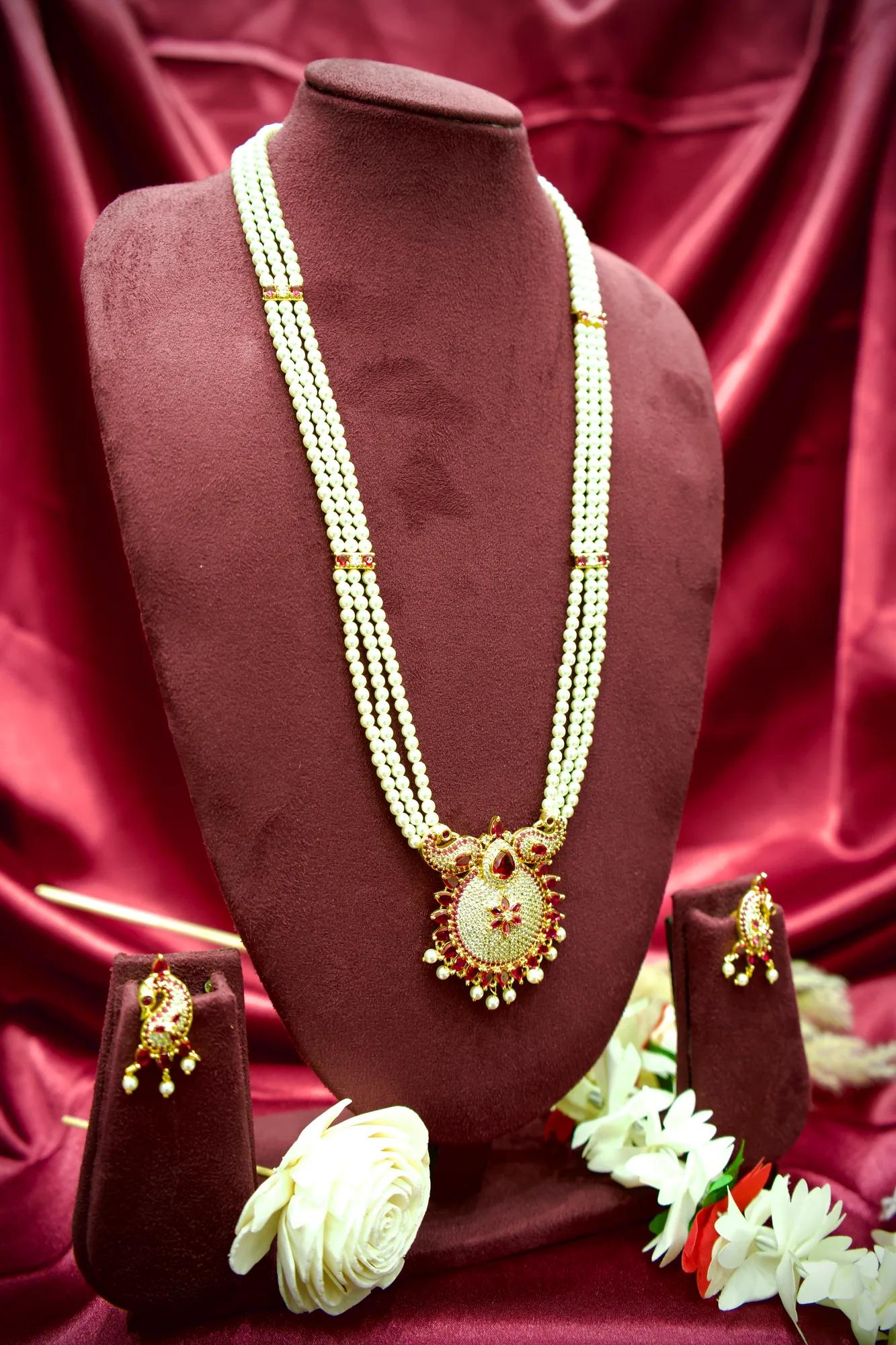 Regal Pearl Oval Pendant Necklace Set