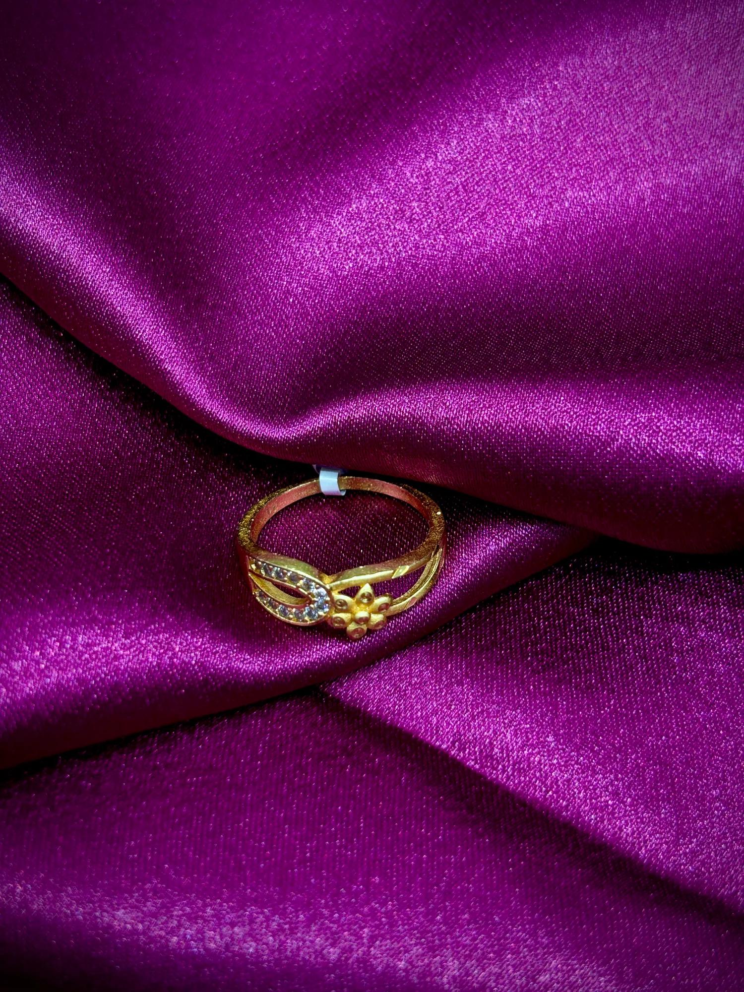 Elegant Floral Openwork CZ Gold-Tone Ring