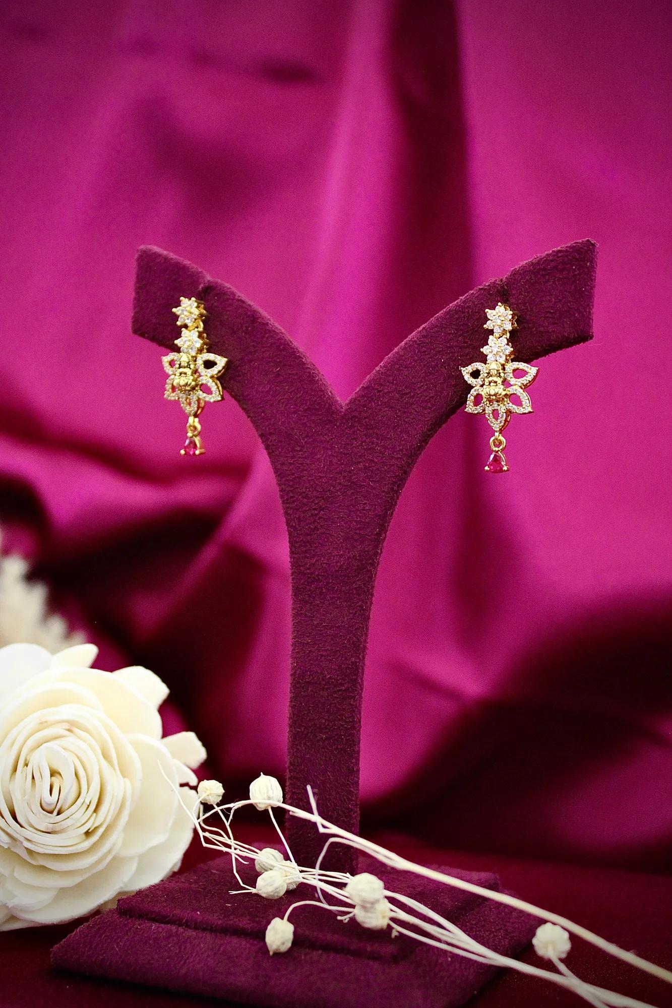 Floral Lakshmi Pendant Necklace Set