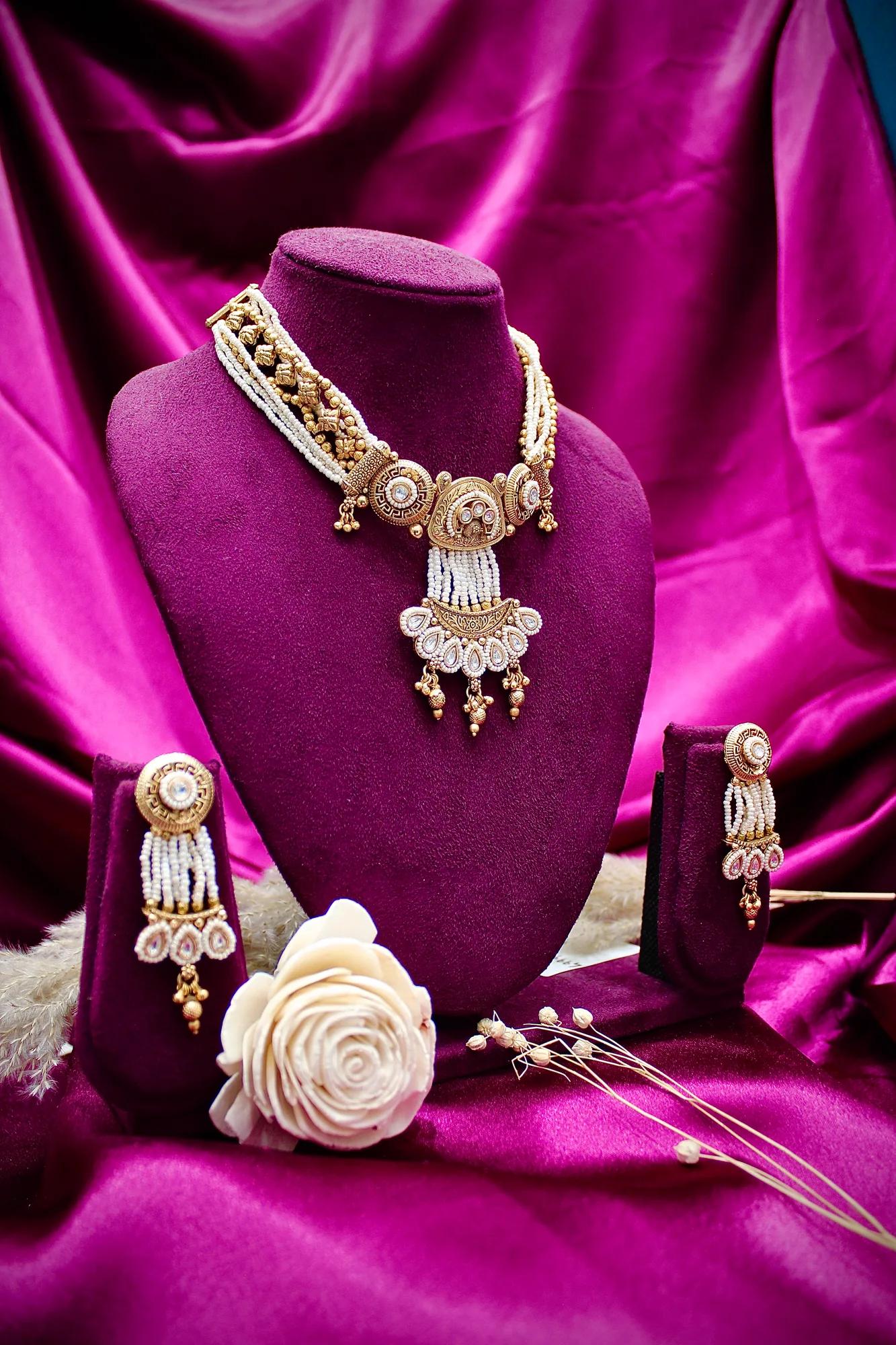 Antique Pearl Layered Choker Necklace Set
