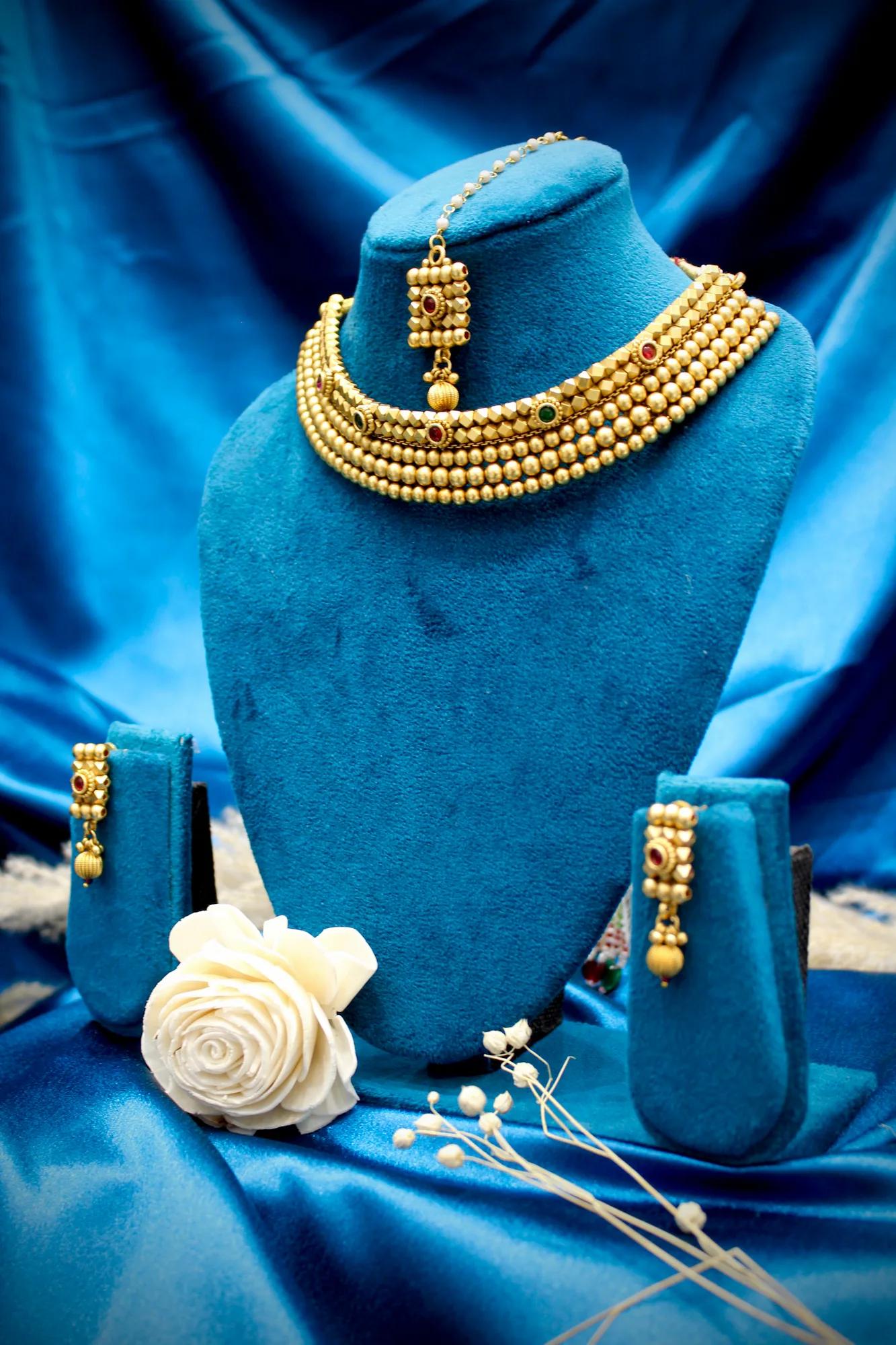 Traditional Gold-Tone Beaded Choker Set with Maang Tikka