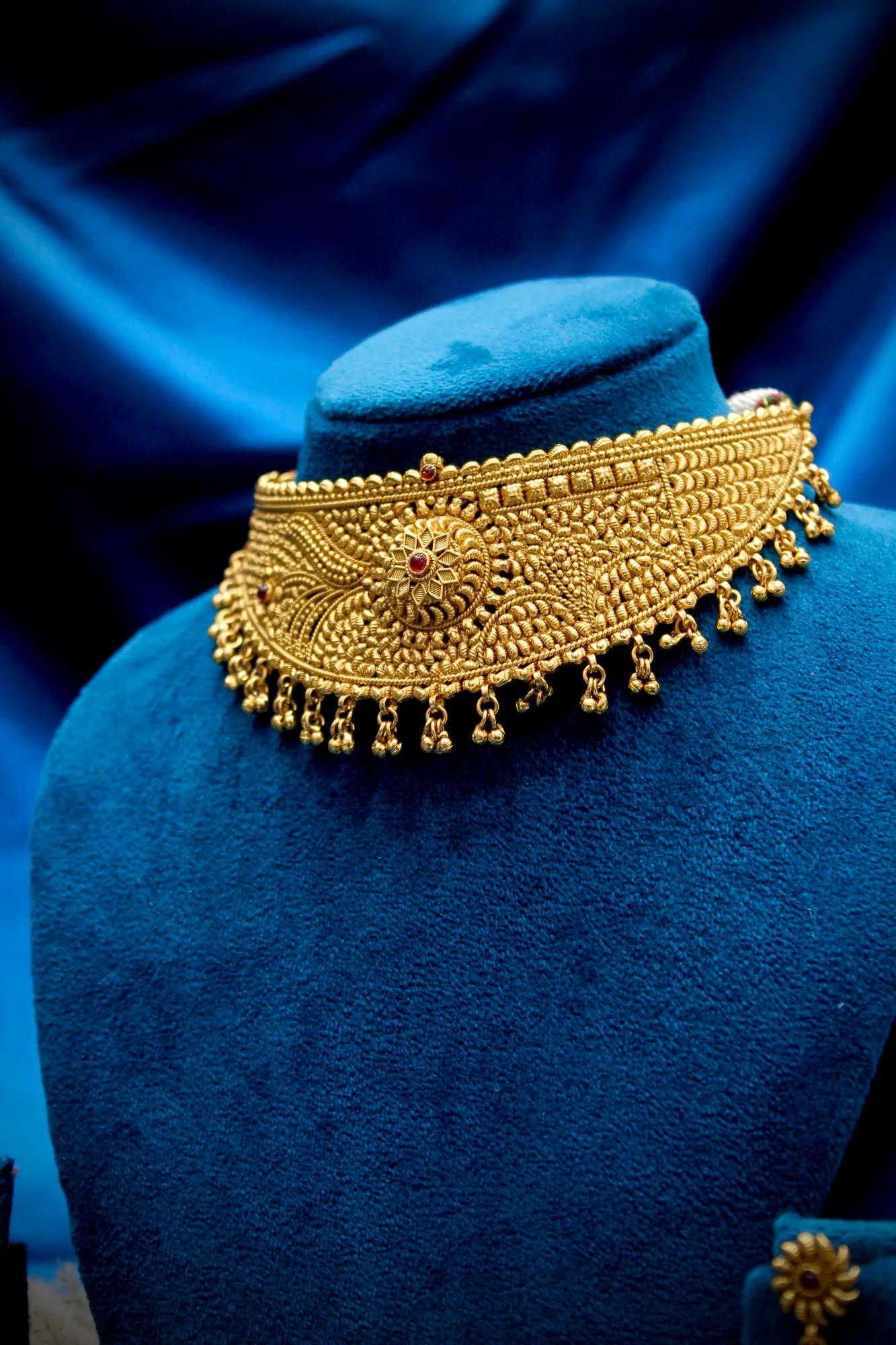 Royal Antique Gold-Tone Bridal Choker Set