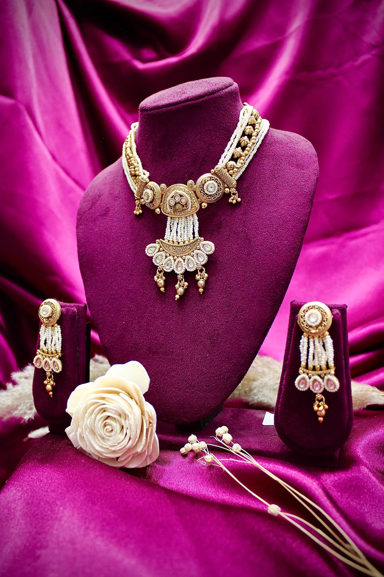 Antique Pearl Layered Choker Necklace Set