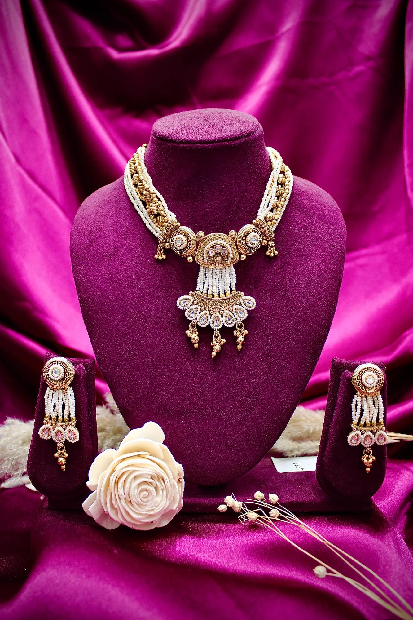 Antique Pearl Layered Choker Necklace Set