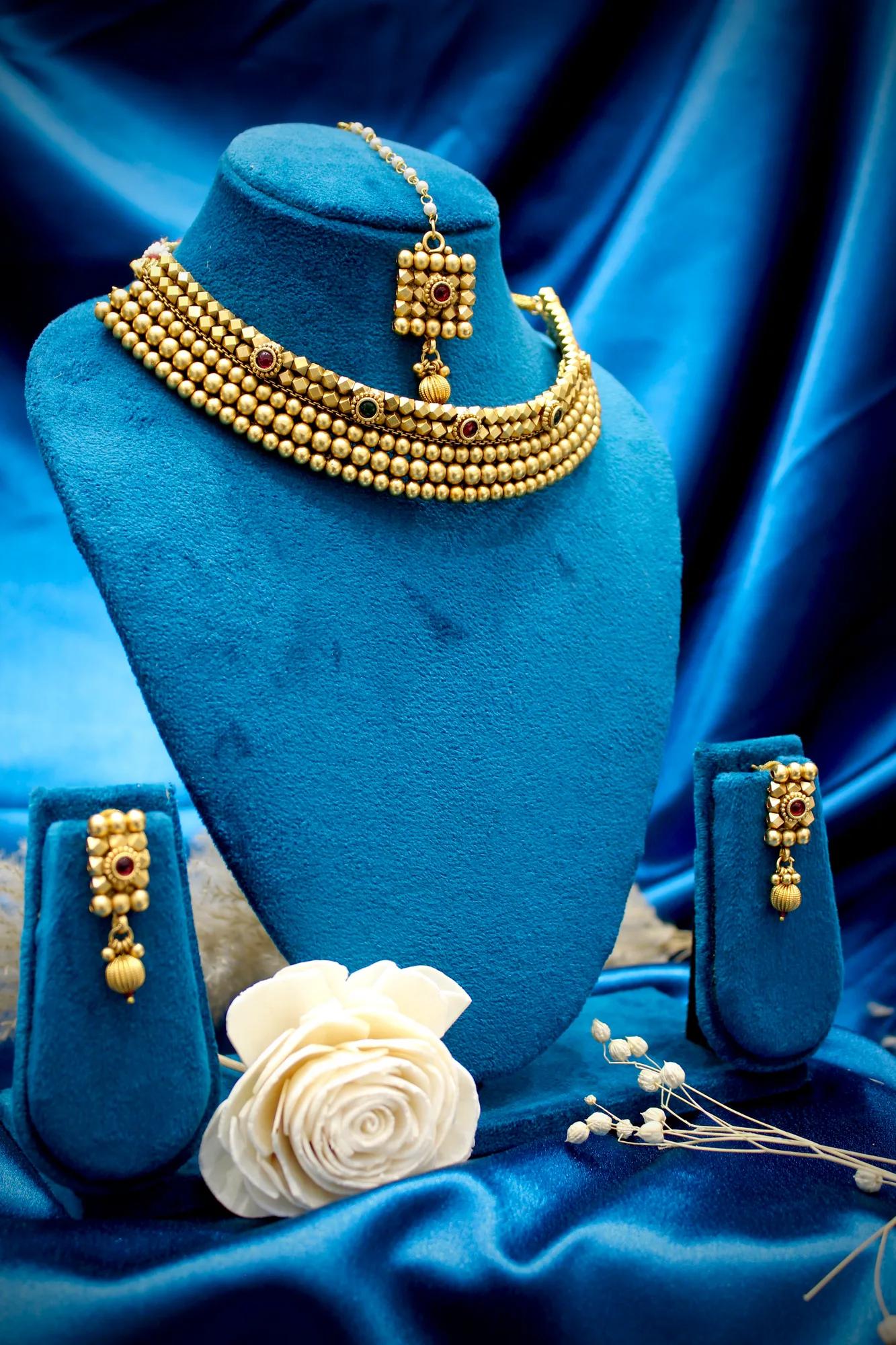 Traditional Gold-Tone Beaded Choker Set with Maang Tikka