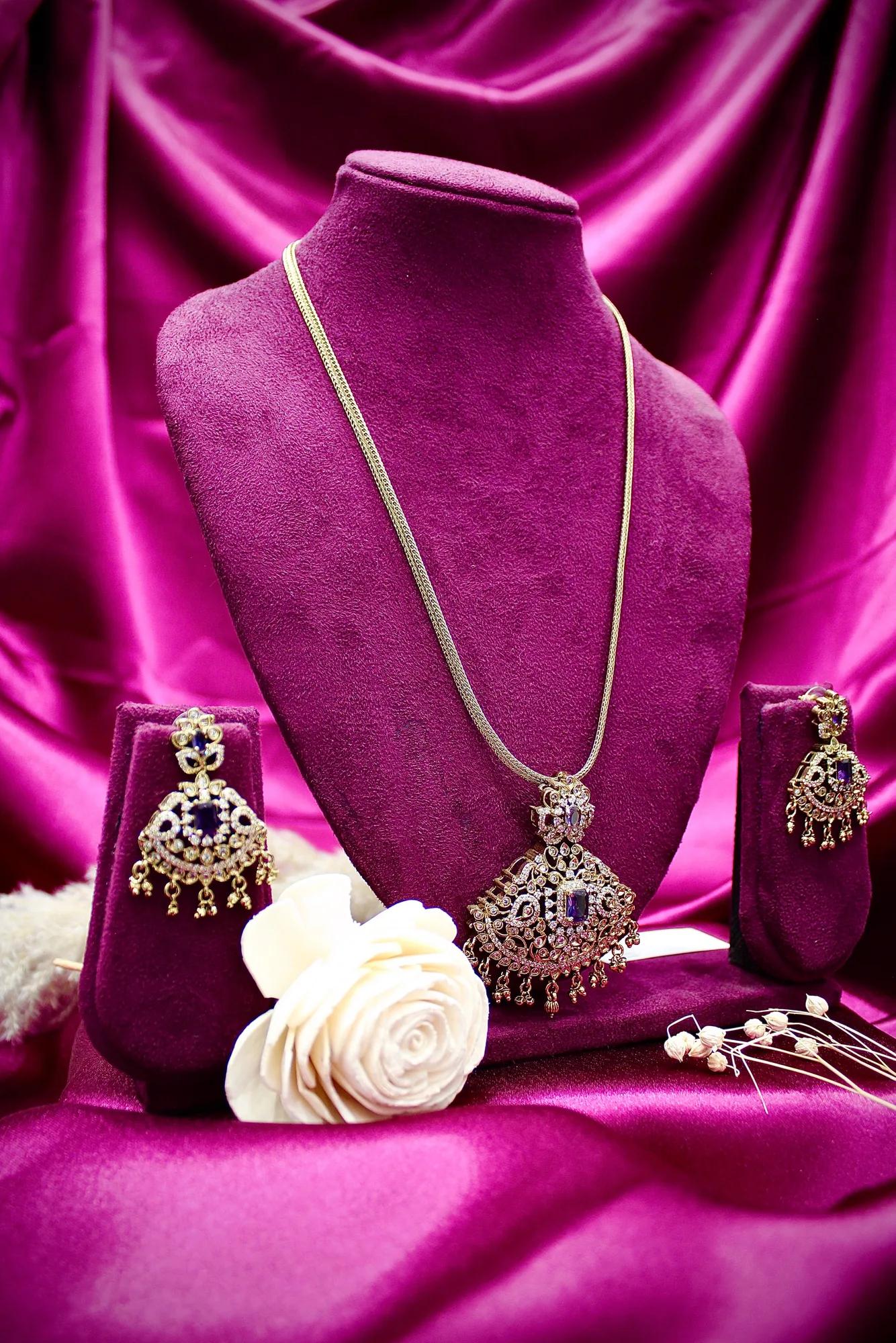 Antique Black Stone Pendant Necklace Set