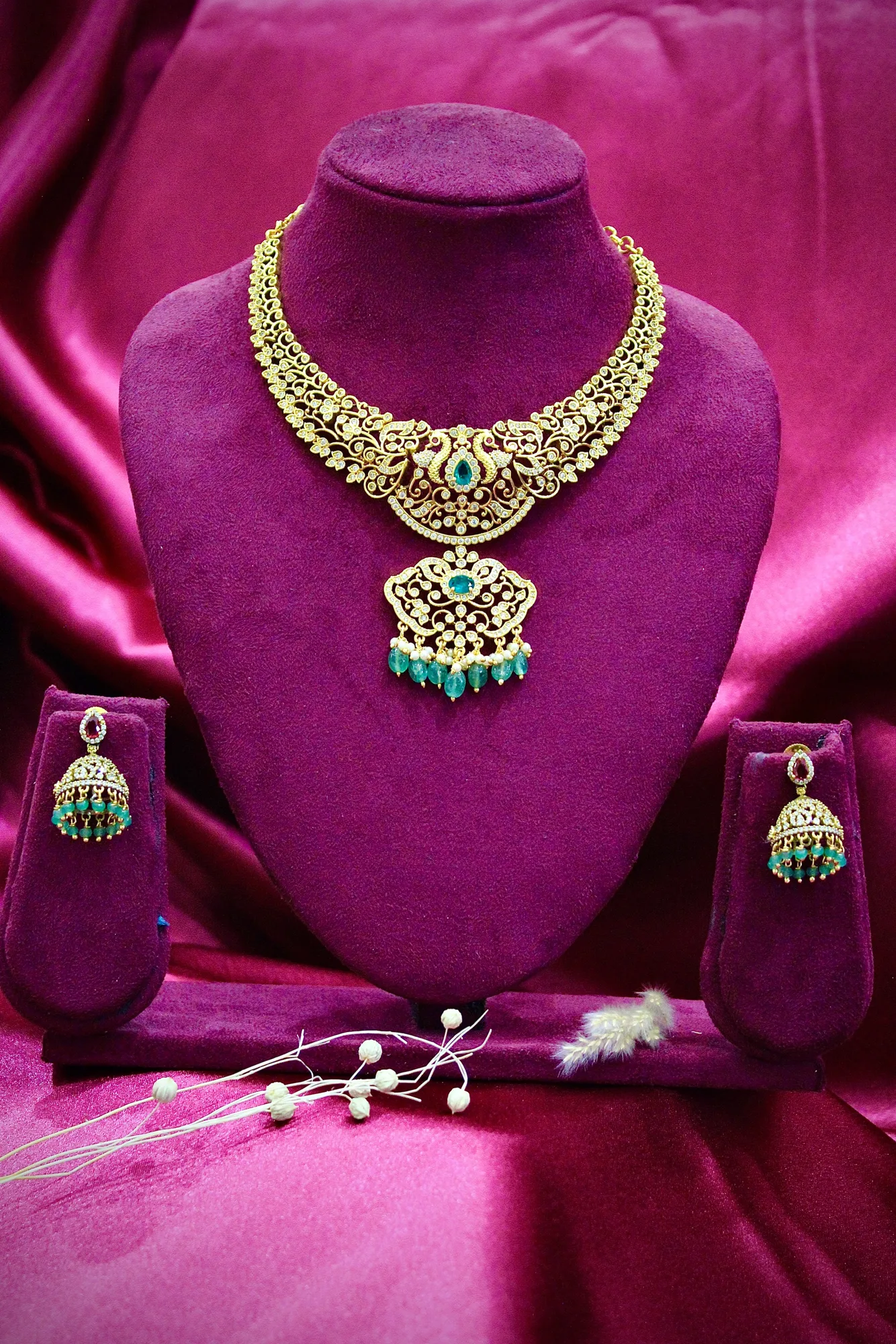 Emerald Stone Short Necklace Set