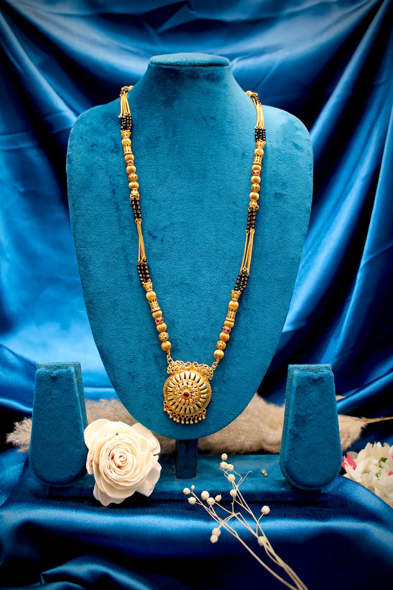 Sunburst Antique Mangalsutra with Circular Heritage Pendant
