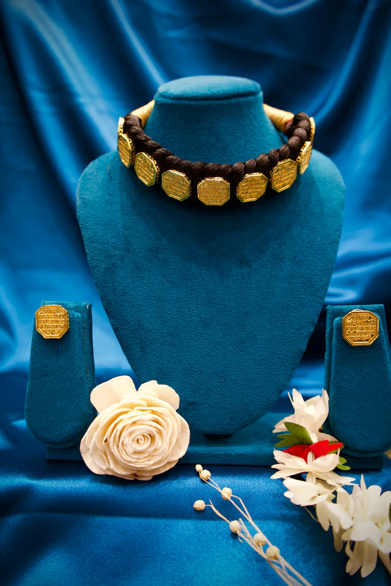 Black Threaded Rajmudra Choker