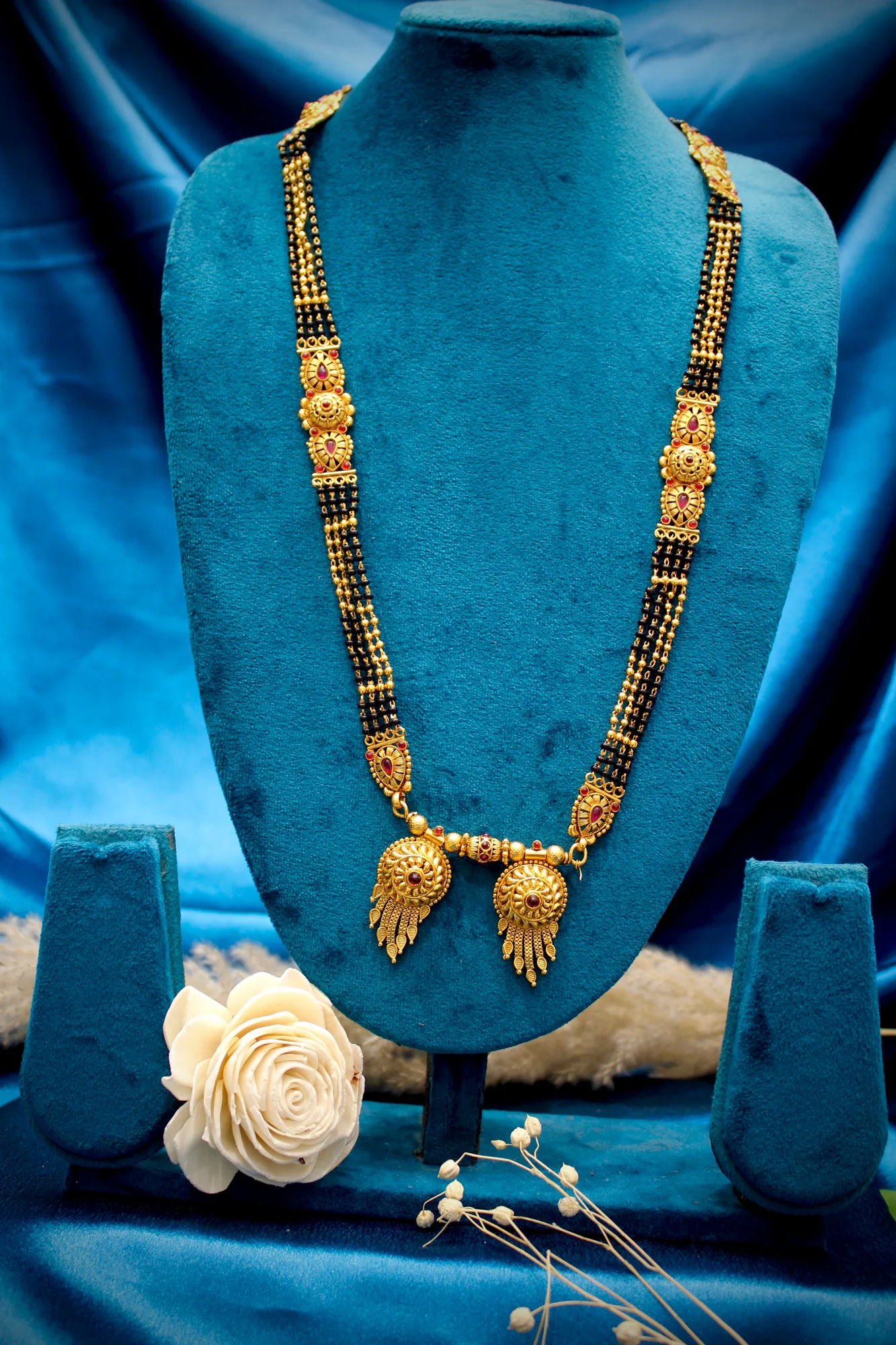 Royal Antique Gold Coin Motif Twin Pendant Black Bead Mangalsutra
