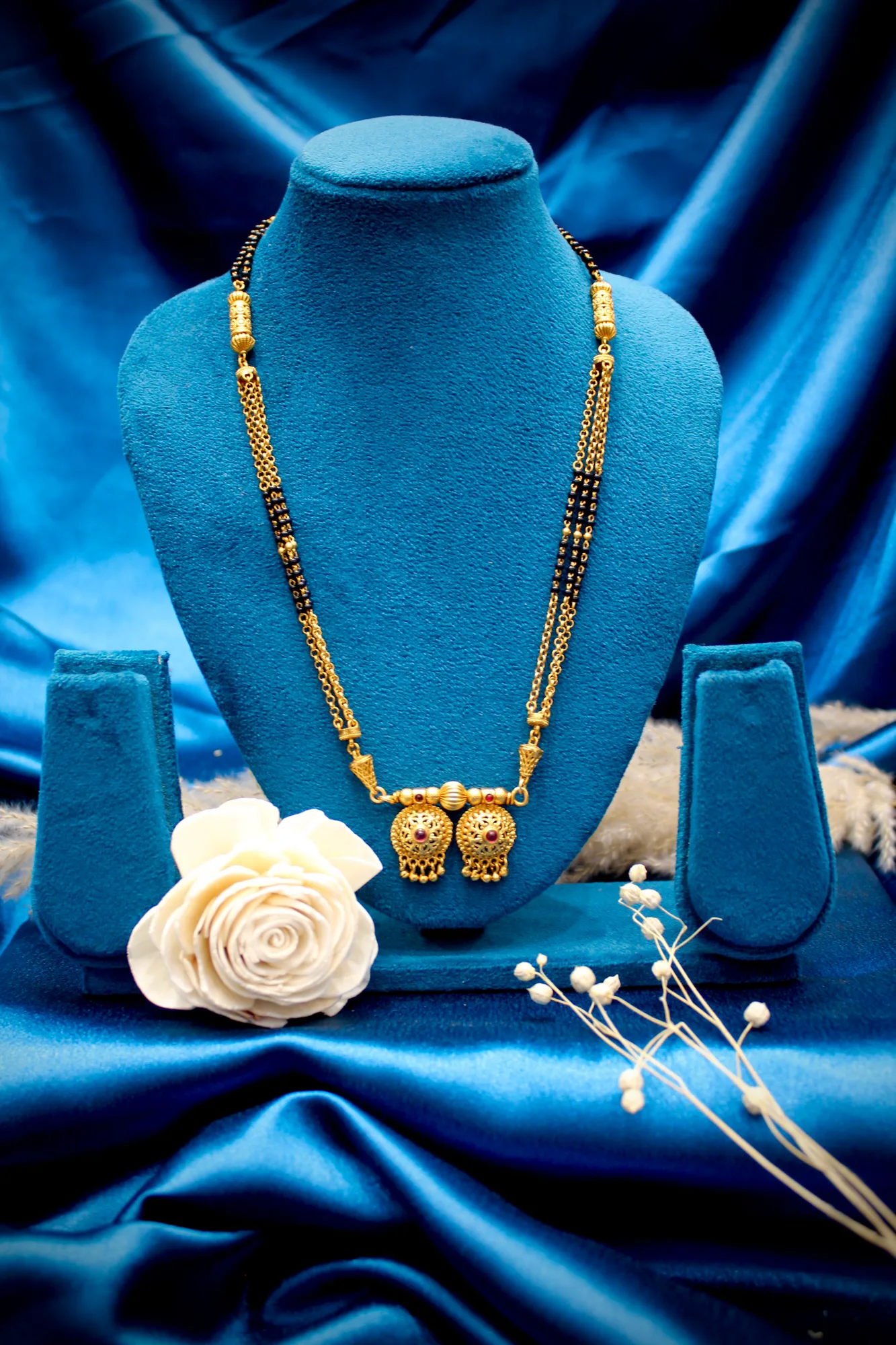 Elegant Antique Gold Dual Pendant Black Bead Mangalsutra