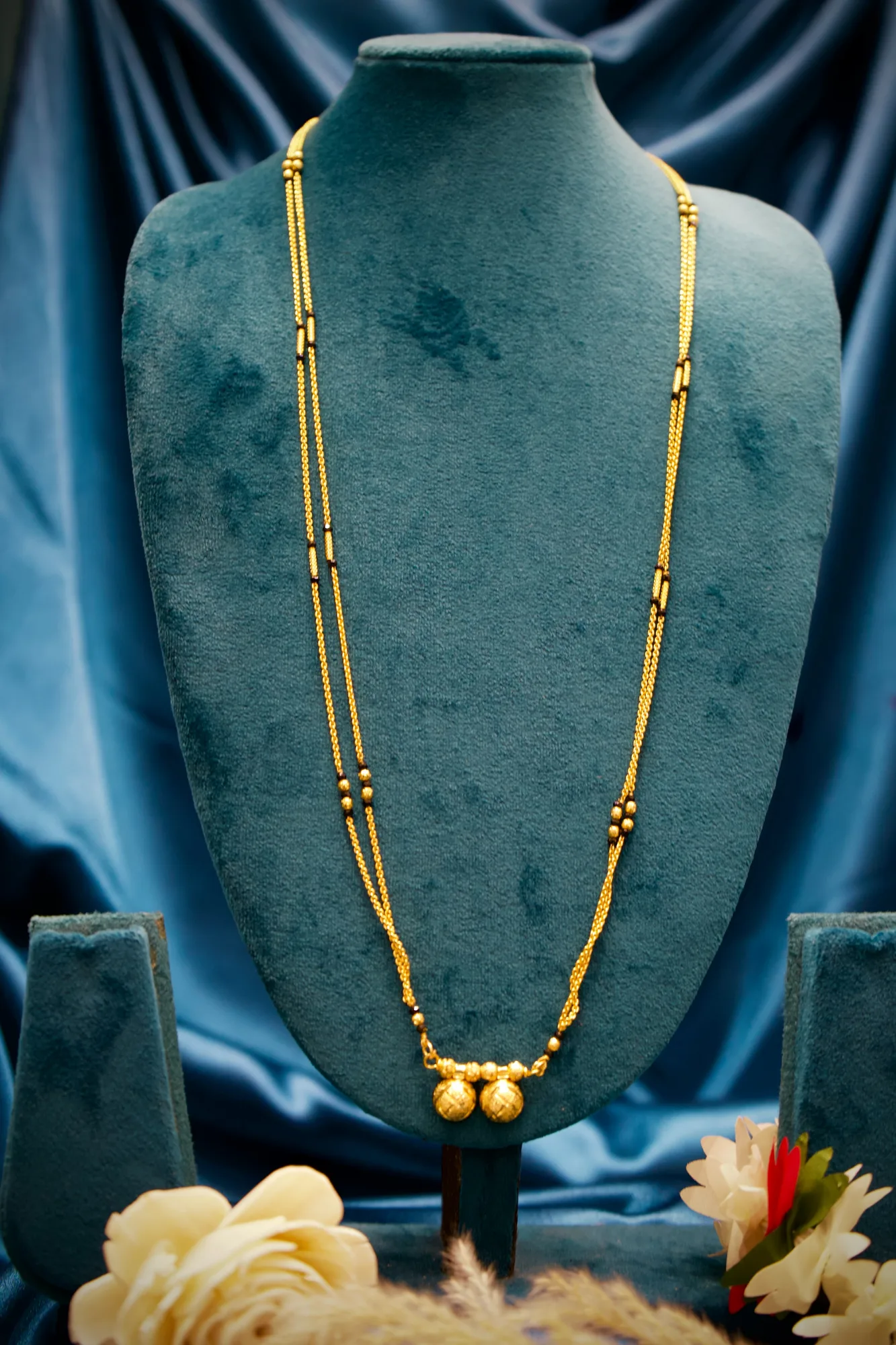 Classic Dual Coin Pendant Traditional Mangalsutra