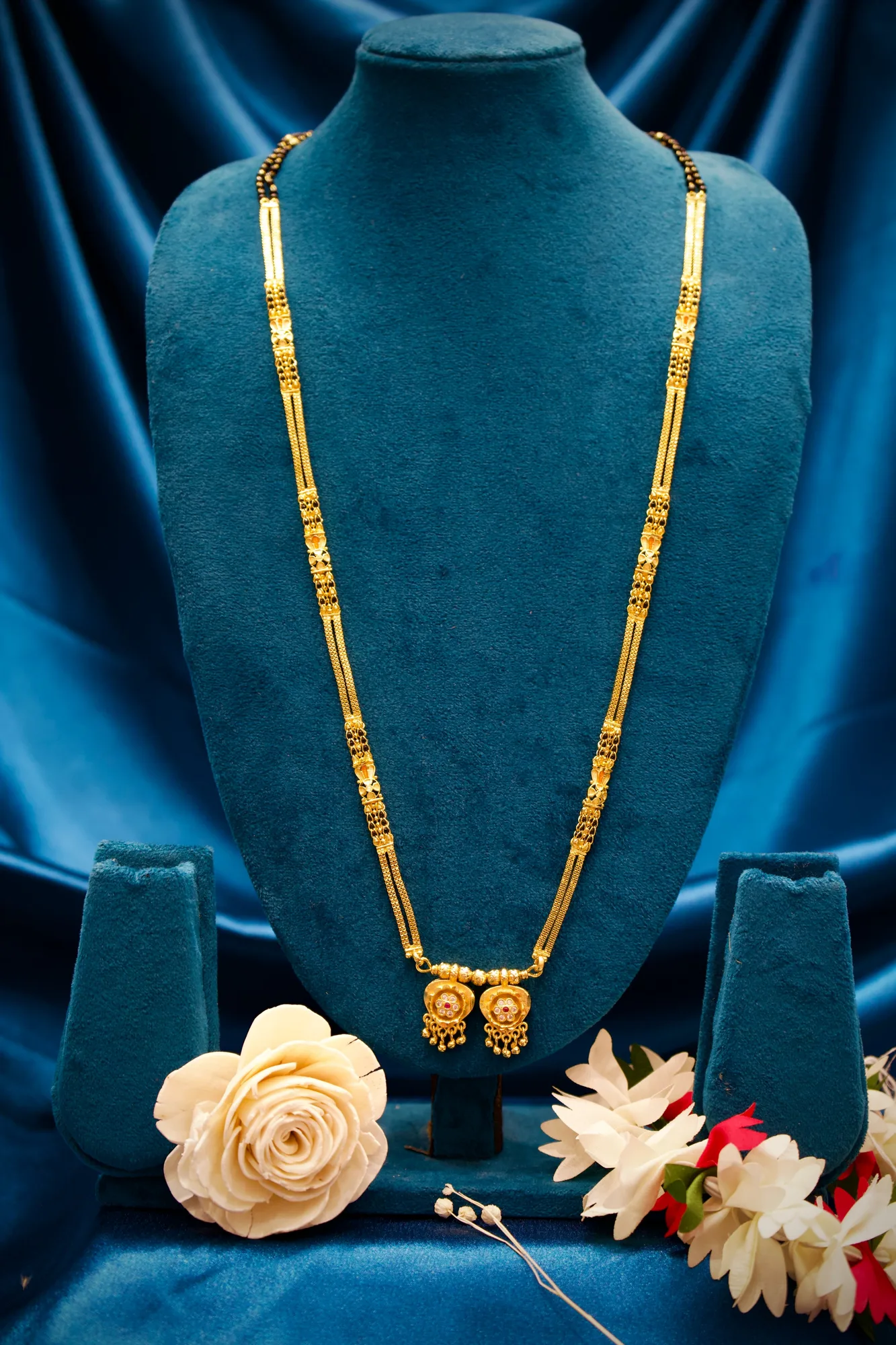 Elegant Twin Floral Pendant Gold-Tone Mangalsutra Necklace