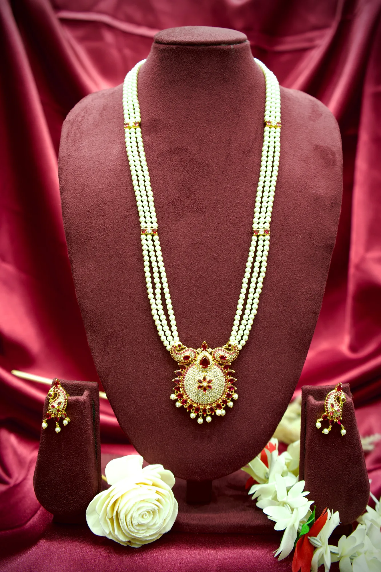 Regal Pearl Oval Pendant Necklace Set