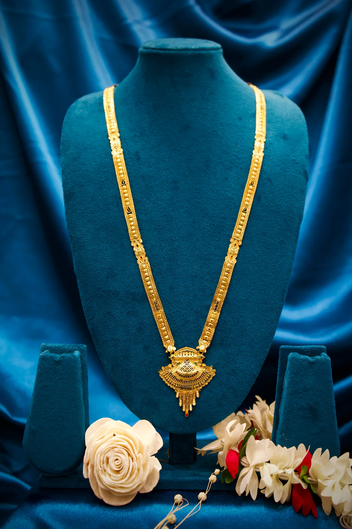 Antique Gold Finish Long Haram Mangalsutra with Royal Fan Pendant
