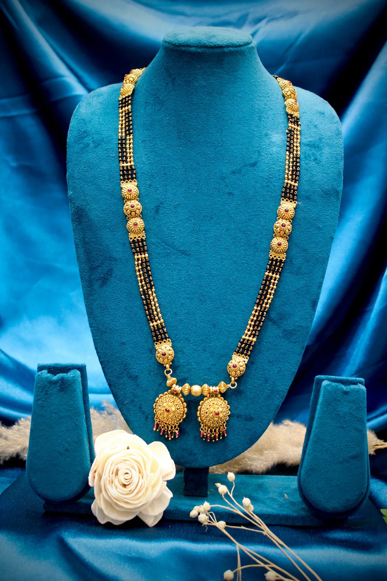 Royal Antique Gold Floral Twin Pendant Black Bead Mangalsutra
