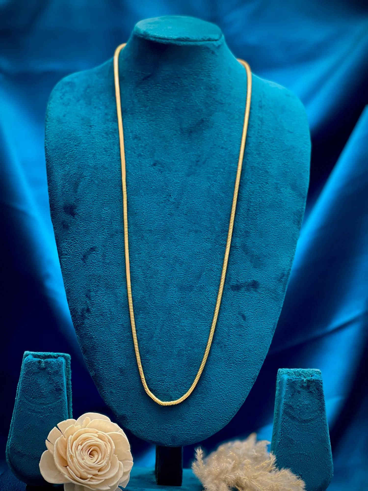 Men's small round hollow chain